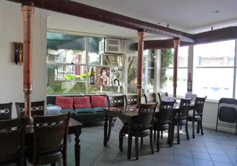 Отель Jacksons Motor Inn