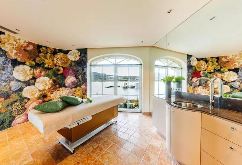 Отель Schloss Seefels