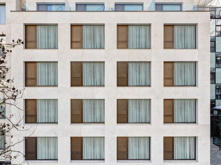 Stage 12 Hotel By Penz