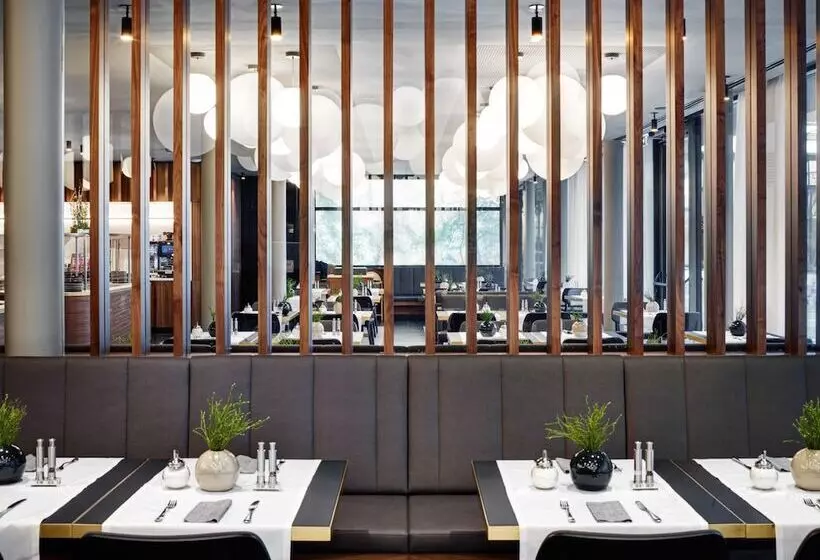 Stage 12 Hotel By Penz