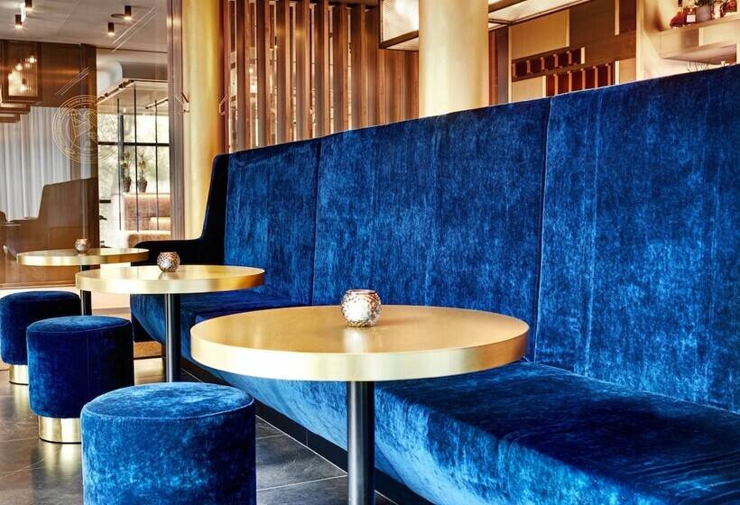 Stage 12 Hotel By Penz