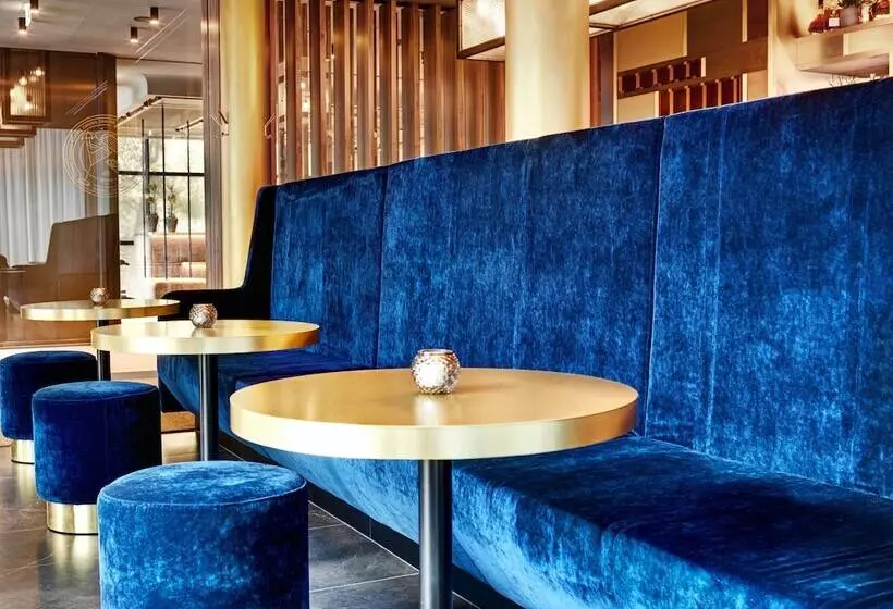 Stage 12 Hotel By Penz