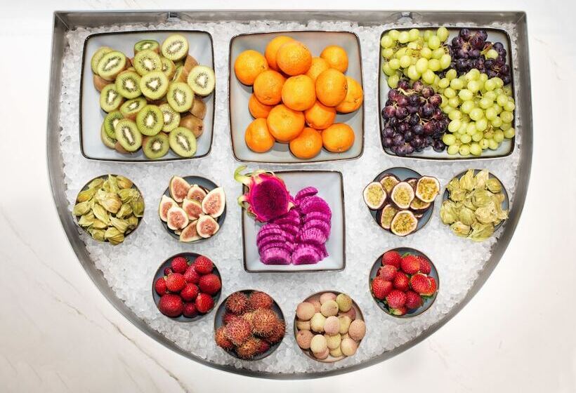 Stage 12 Hotel By Penz