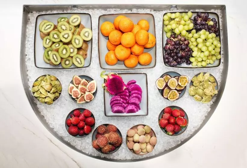 Stage 12 Hotel By Penz