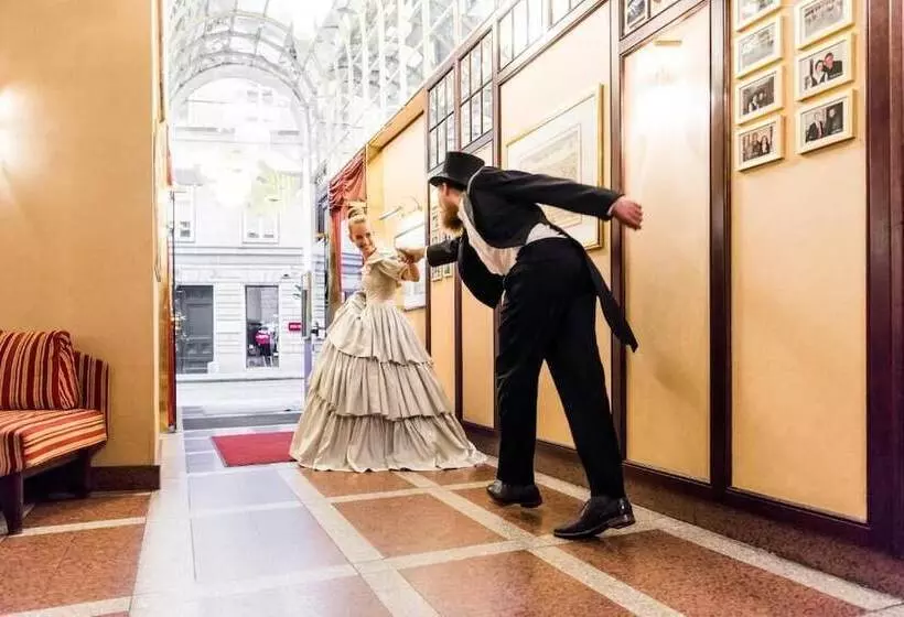 Theaterhotel & Suites Wien