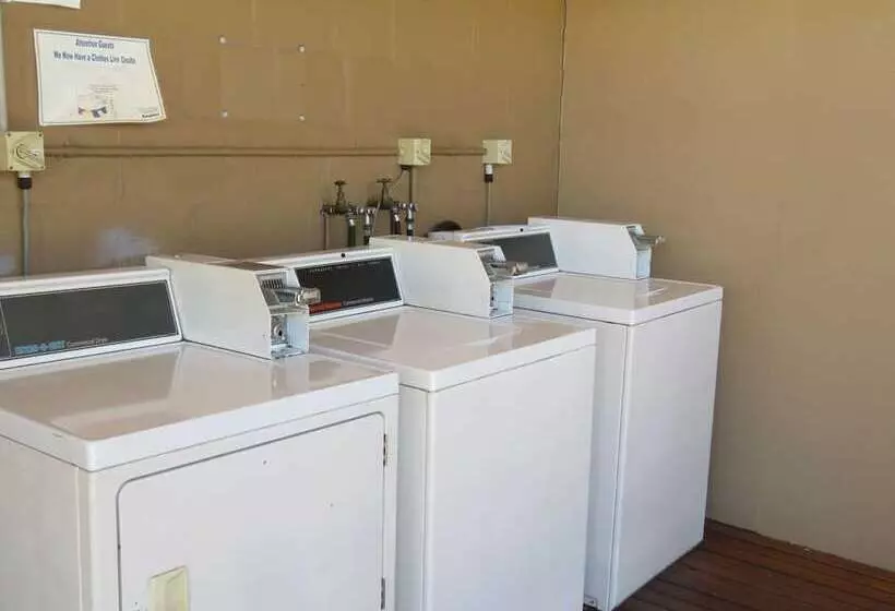 Отель Burke & Wills Mt Isa