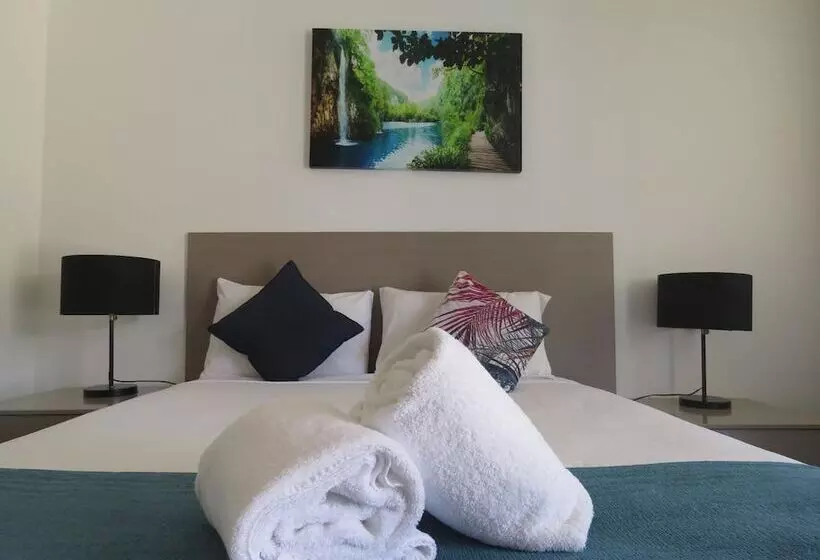 Отель Burke & Wills Mt Isa