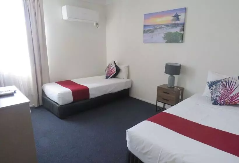 Отель Burke & Wills Mt Isa