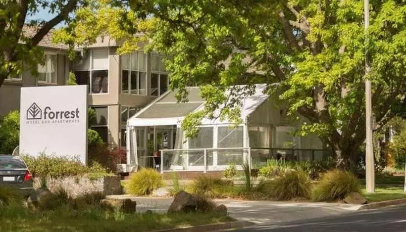 Forrest Hotel & Apartments