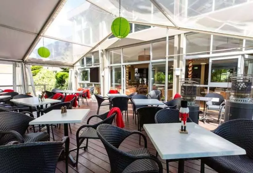 Forrest Hotel & Apartments