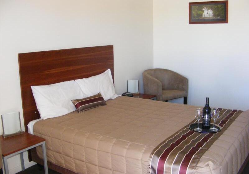 בית מלון כפרי Burke & Wills Motor Inn