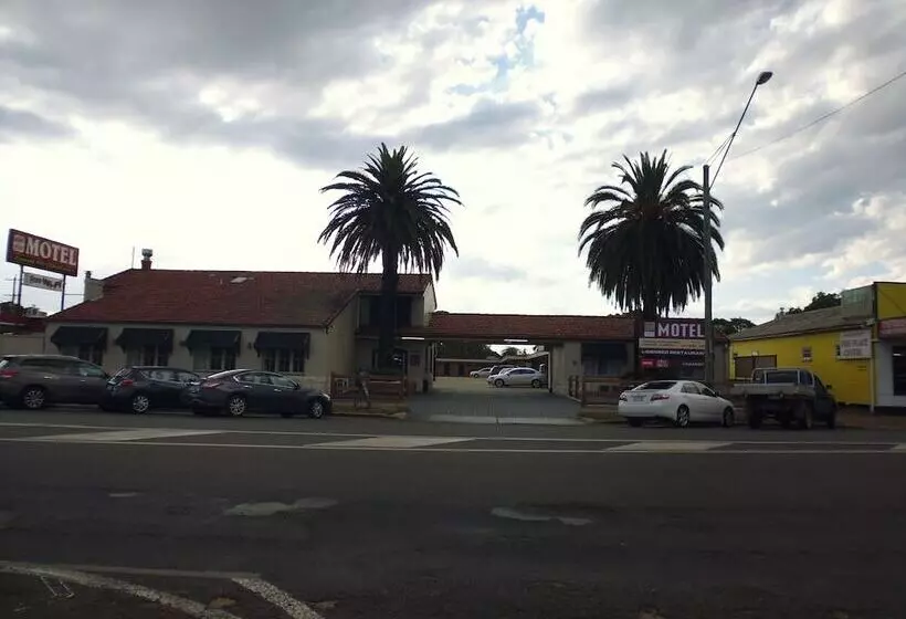 호텔 Burke & Wills Motor Inn