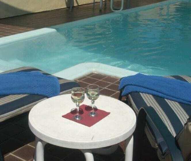 בית מלון כפרי Burke & Wills Motor Inn