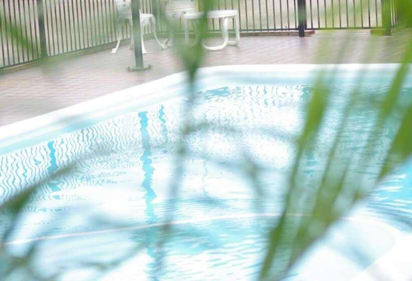 בית מלון כפרי Burke & Wills Motor Inn