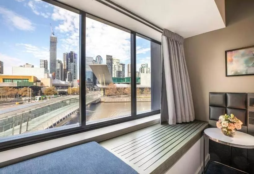 Отель Crowne Plaza Melbourne, An Ihg