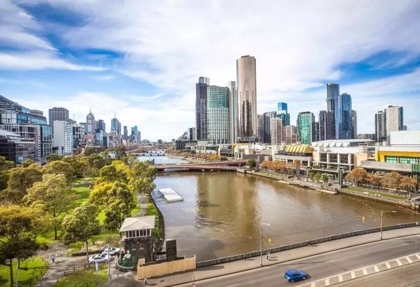 Отель Crowne Plaza Melbourne, An Ihg