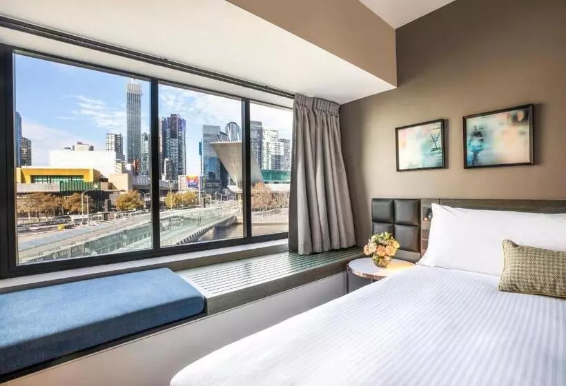 Отель Crowne Plaza Melbourne, An Ihg