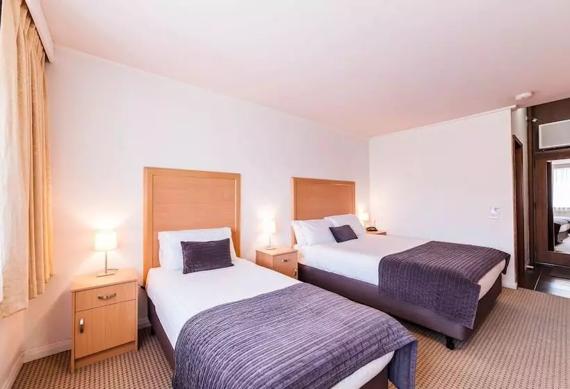 בית מלון כפרי Eastern Sands City Centre