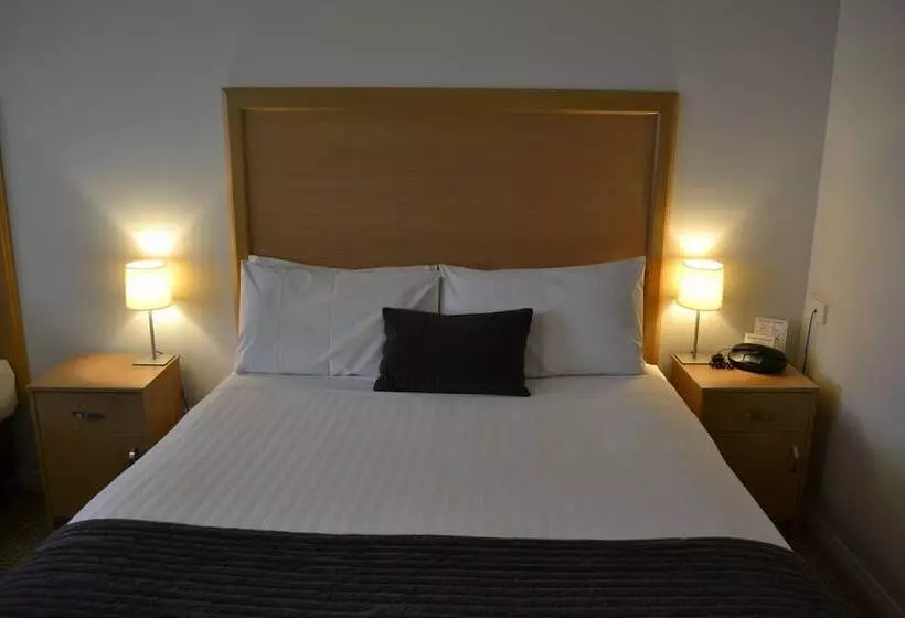 בית מלון כפרי Eastern Sands City Centre