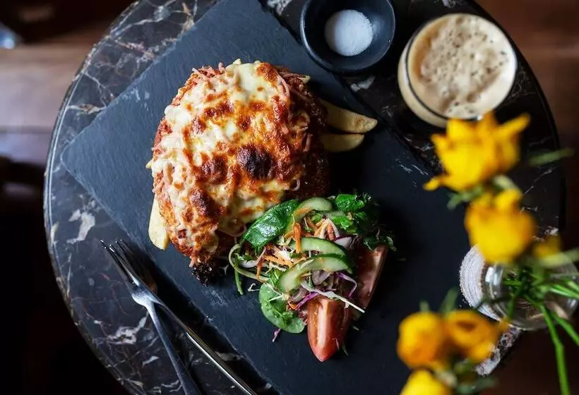 Hotel Mercure Canberra