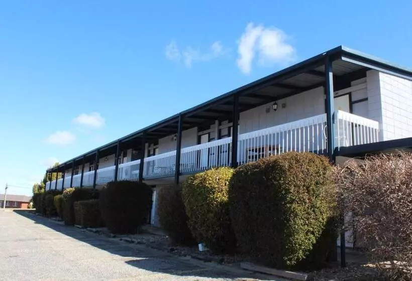 Отель Snow Season Motor Inn