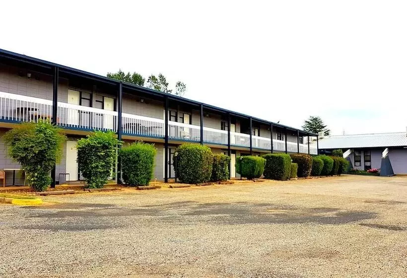 Отель Snow Season Motor Inn