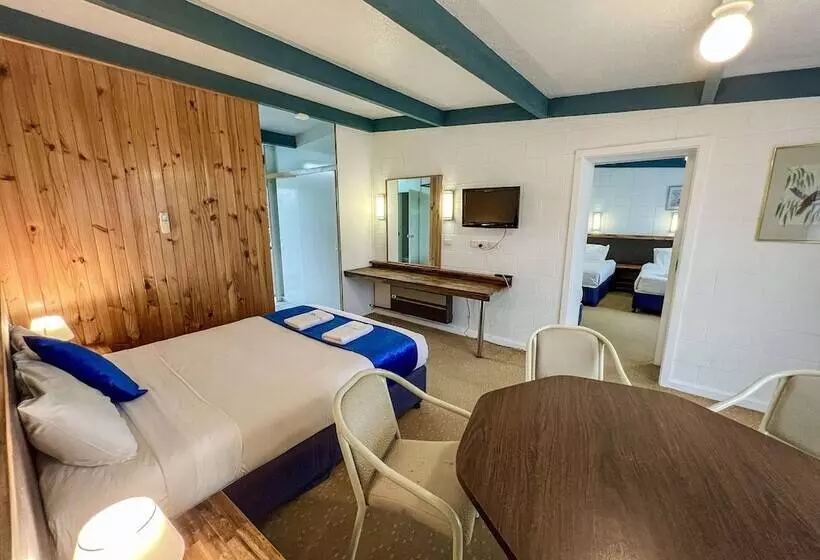 Отель Snow Season Motor Inn