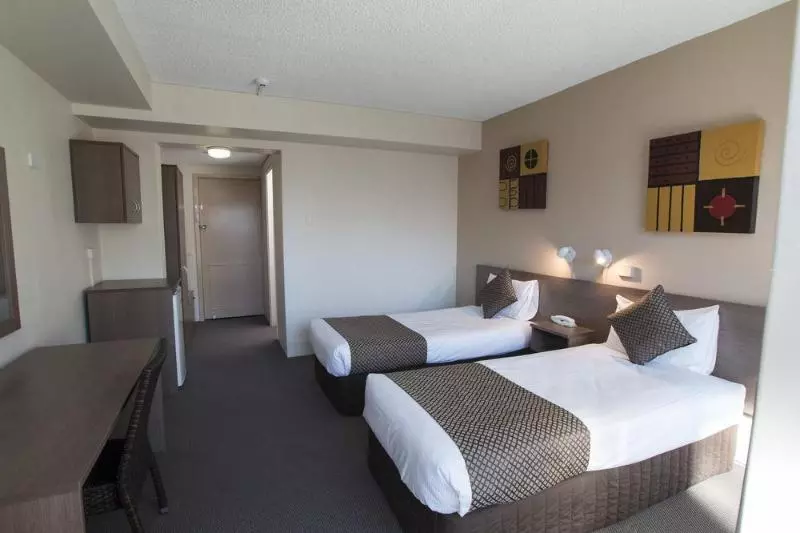 Отель The Metropolitan Spring Hill