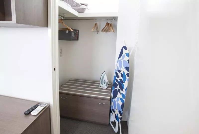 Отель The Metropolitan Spring Hill