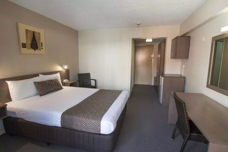 Отель The Metropolitan Spring Hill