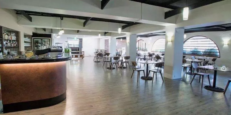 Отель The Metropolitan Spring Hill