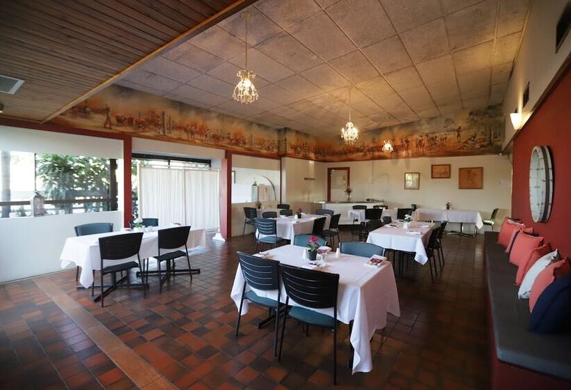 فندق على الطريق Emerald Central Hotel Official