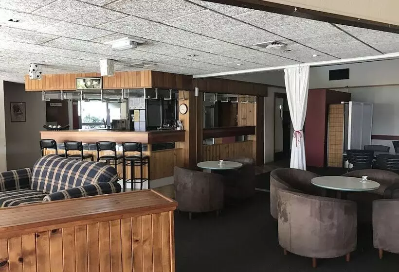 Мотель Emerald Central Hotel Official