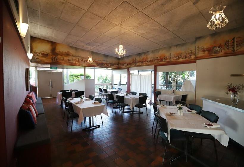 فندق على الطريق Emerald Central Hotel Official