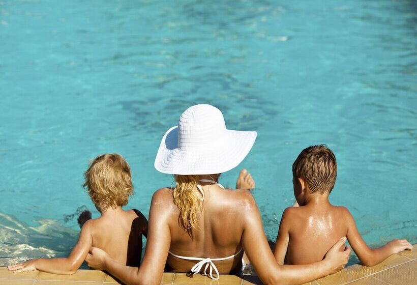 فندق على الطريق Emerald Central Hotel Official