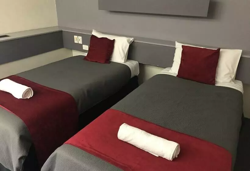 Мотель Emerald Central Hotel Official