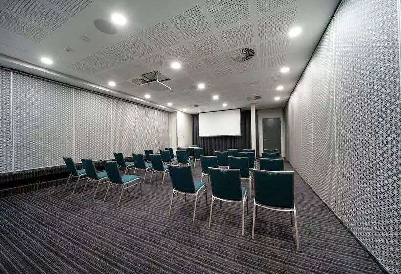 Курорт Mantra Bunbury