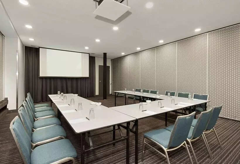 Курорт Mantra Bunbury