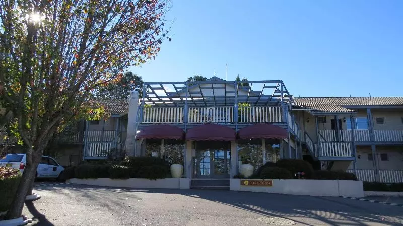 منتجع Nesuto Leura Gardens