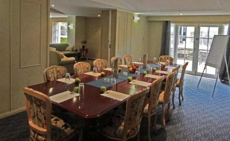 منتجع Nesuto Leura Gardens