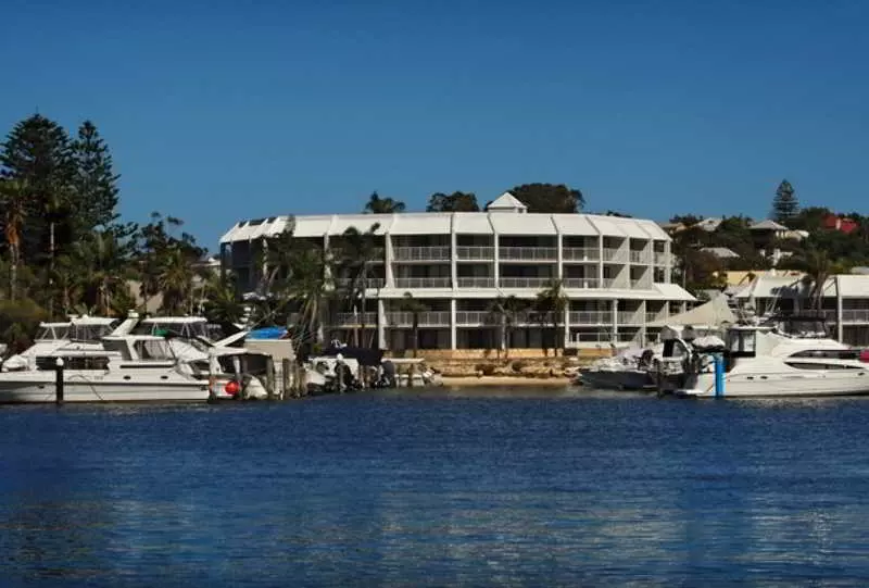 אתר נופש Pier 21 Riverside Apartment