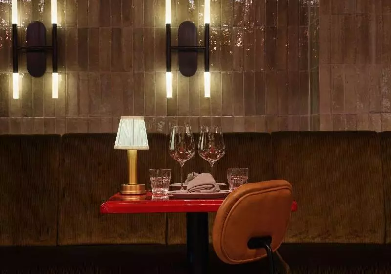 簡易ホテル Morris Sydney, Handwritten Collection