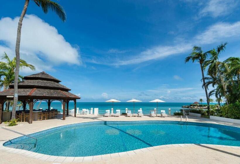 هتل Blue Waters Resort And Spa