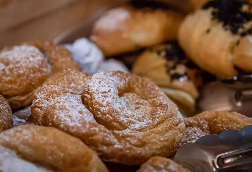 هتل Alegria President