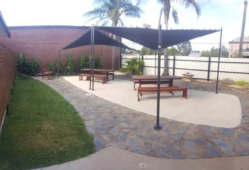 호텔 Town House Motor Inn