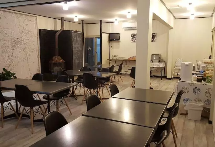 호텔 Town House Motor Inn