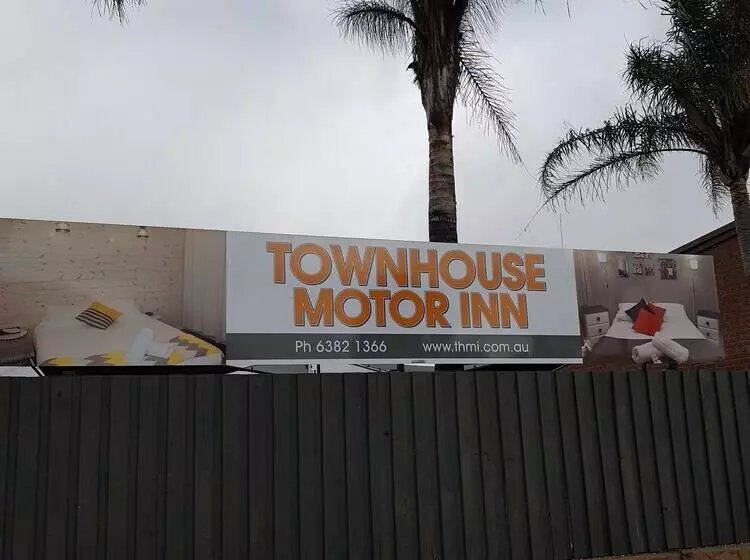 호텔 Town House Motor Inn