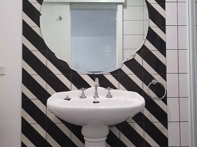 호텔 Town House Motor Inn