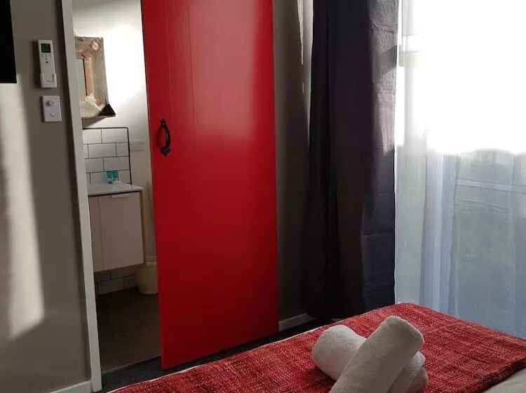 호텔 Town House Motor Inn