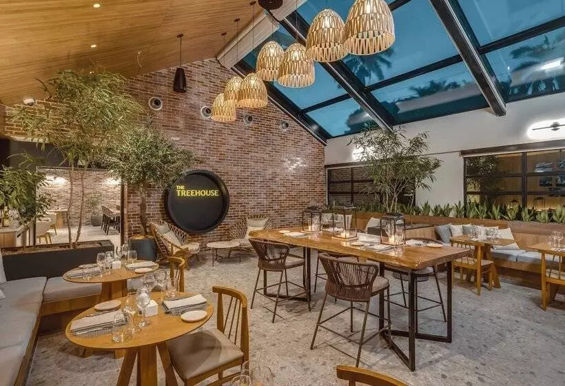 Fort George Hotel And Spa